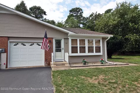 12 Yorktowne Pkwy # b, Whiting, NJ 08759