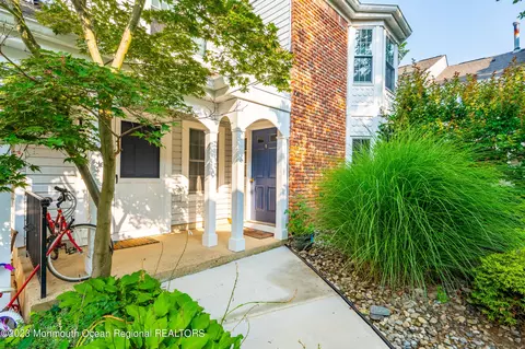 157 Tulip Ln, Freehold, NJ 07728