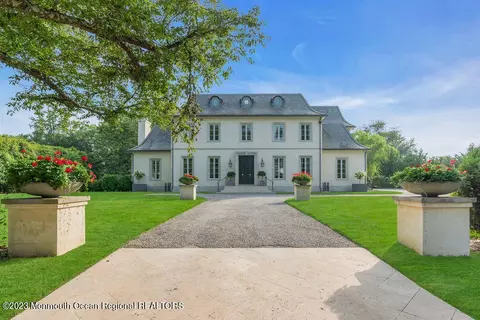 18 Riverside Dr, Rumson, NJ 07760