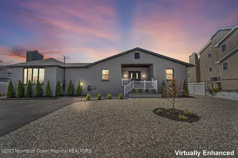 367 Aldo Dr, Toms River, NJ 08753