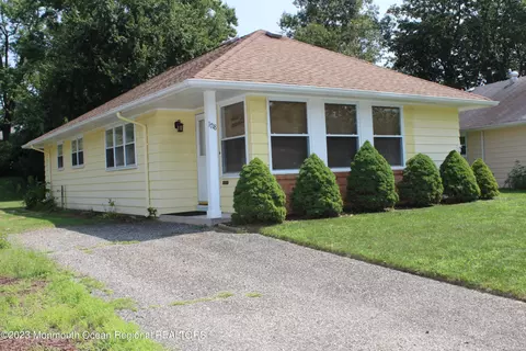 1718 Mount Everest Ln, Toms River, NJ 08753