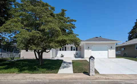 22 Abaco St, Toms River, NJ 08757