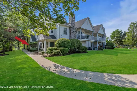 12 Boise Ct, Tinton Falls, NJ 07712