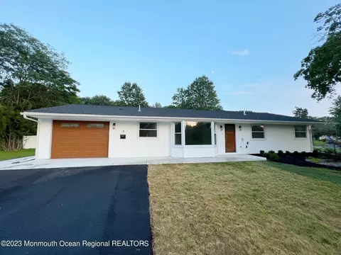 3 Ritter Rd, Kendall Park, NJ 08824