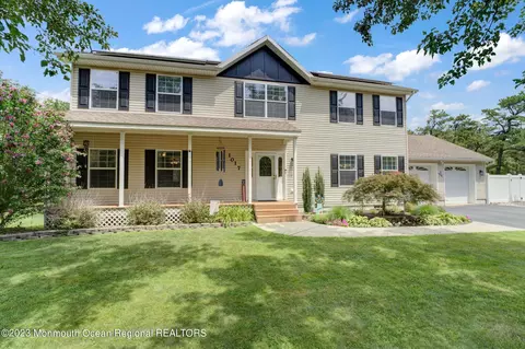1017 Montgomery Ave, Toms River, NJ 08757
