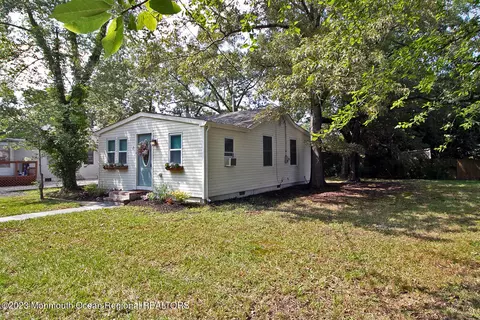 7 Oak St, Waretown, NJ 08758 photo 2