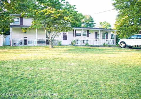 6 Citadel Ave, Toms River, NJ 08757