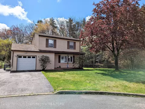 504 Knollwood Ct, Lanoka Harbor, NJ 08734