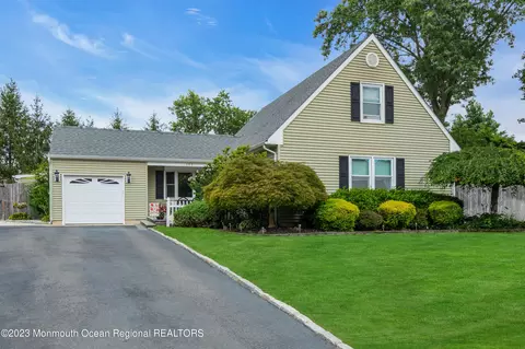 103 Dale Ct, Manchester, NJ 08759