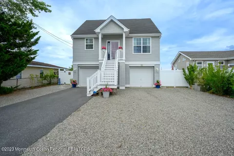 20 Lake Michigan Dr, Little Egg Harbor, NJ 08087