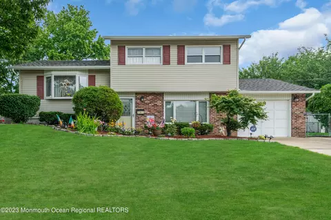 38 Vermont Ave, Jackson, NJ 08527