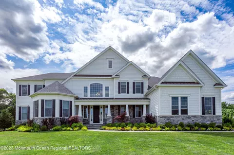 4 Noble Ct, Colts Neck, NJ 07722