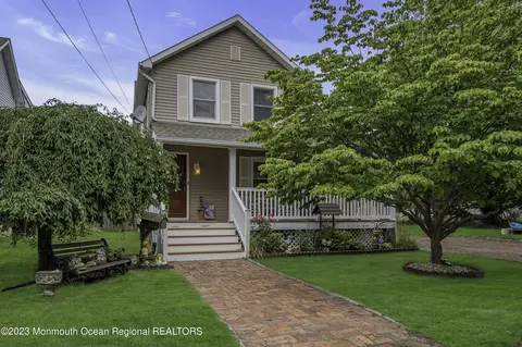 800 Walling Ave, Wall, NJ 07719