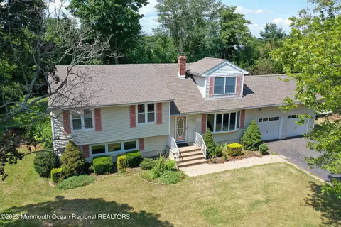 17 Arlene Dr, West Long Branch, NJ 07764