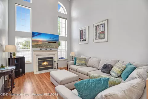 37 Picket Pl #1000, Freehold, NJ 07728