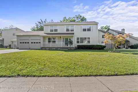 1015 Roanoke Dr, Toms River, NJ 08753
