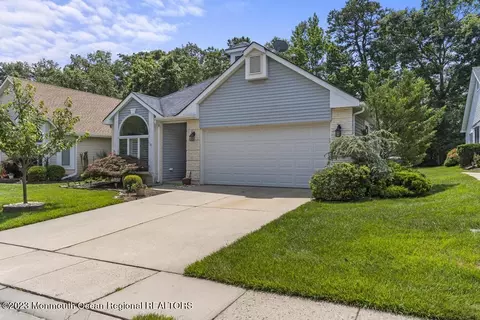 1814 Sweetbay Dr, Toms River, NJ 08755