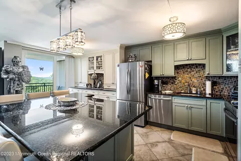 1 Scenic Dr #410, Highlands, NJ 07732