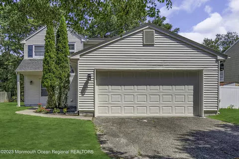 3 Sami Dr, Howell, NJ 07731 photo 2