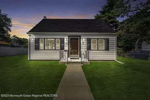 78 William St, Tinton Falls, NJ 07724