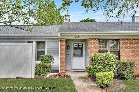 137 Wycoff Way W, East Brunswick, NJ 08816