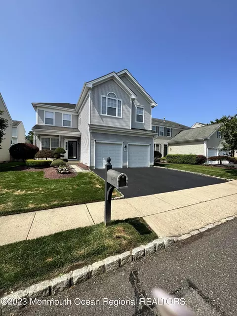 15 Inverness Dr, Manalapan, NJ 07726