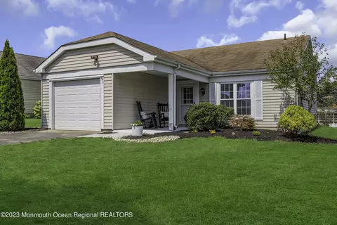 14 Sandhurst St, Manchester, NJ 08759