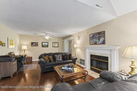 12 Robinson Ct, Freehold, NJ 07728
