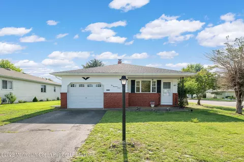 507 Saint Thomas Dr, Toms River, NJ 08757