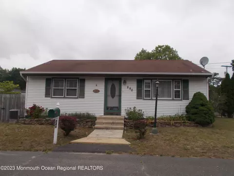 240 Timberline Rd, Toms River, NJ 08753