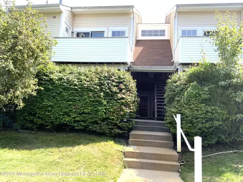 2 Basset Ct, Tinton Falls, NJ 07753