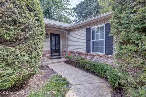 134 Gettysburg Ln #37, Holmdel, NJ 07733