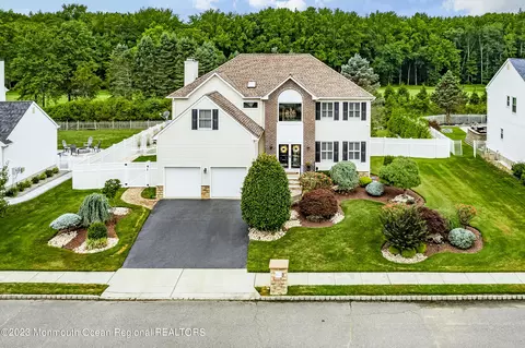 37 Johnny Dr, Farmingdale, NJ 07727