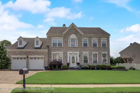 34 Saint Johns Dr, Freehold, NJ 07728