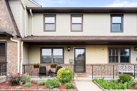 40 Village Green Way, Hazlet, NJ 07730