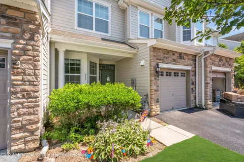 233 Hawthorne Ln, Barnegat, NJ 08005