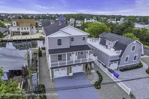 30 Drake Way, Toms River, NJ 08753