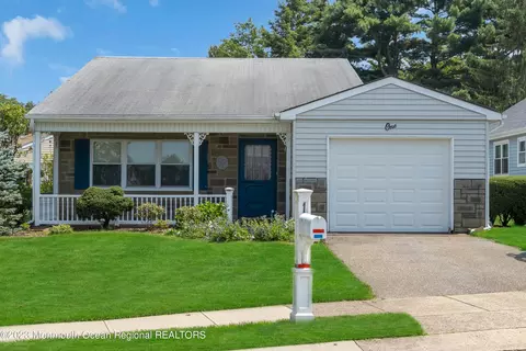 1 Edgeware Pl, Manchester, NJ 08759