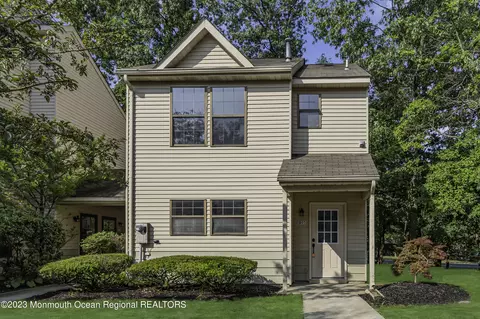 805 Bluebell Dr, Jackson, NJ 08527