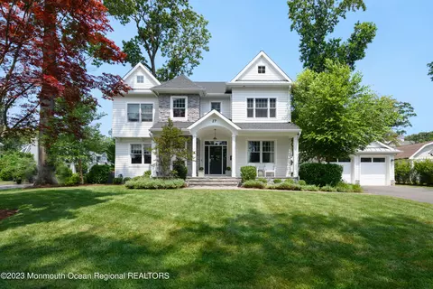 27 Park Ln, Fair Haven, NJ 07704