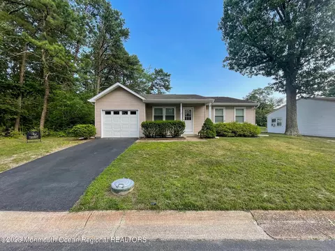 2 Falmouth Ave, Whiting, NJ 08759