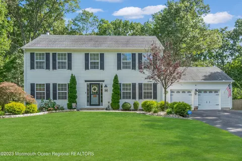 19 Calvary Ct, Jackson, NJ 08527