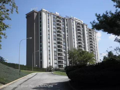 1 Scenic Dr #1102, Highlands, NJ 07732