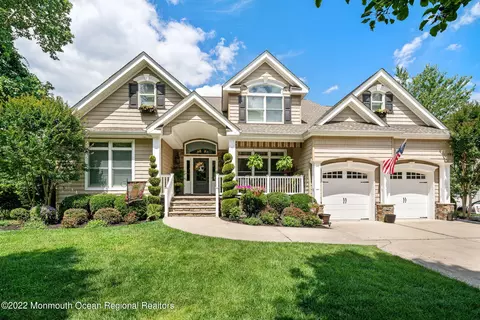 15 Bridge Creek Ln, Forked River, NJ 08731