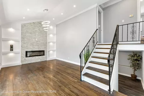 18 Lillian Dr, Hazlet, NJ 07730