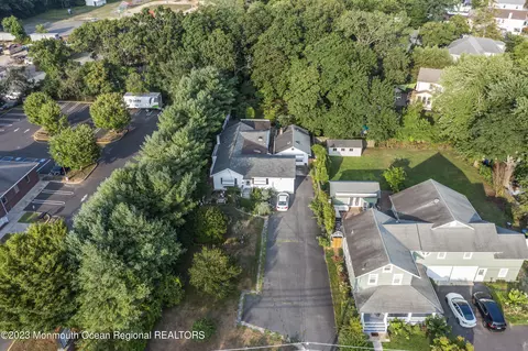 171 Monmouth Rd, Oakhurst, NJ 07755