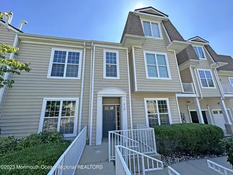 910 Abby Rd, Middletown, NJ 07748
