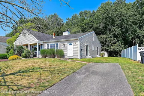 538 Iron Kettle Rd, Toms River, NJ 08753