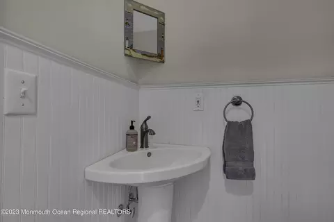 43 E River Rd, Rumson, NJ 07760 photo 16