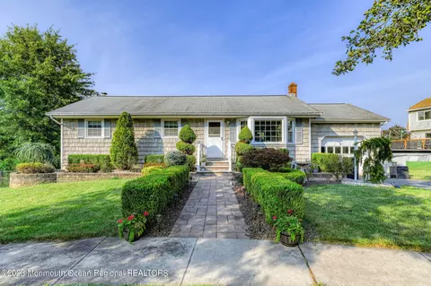 2 Glenn Ct, Jamesburg, NJ 08831